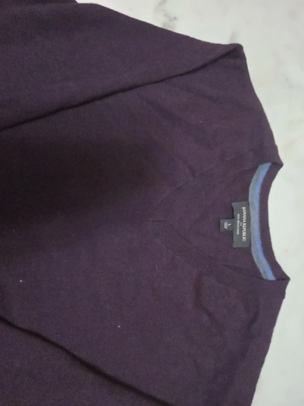 Banana Republic Men's V-Neck Sweater in Plum